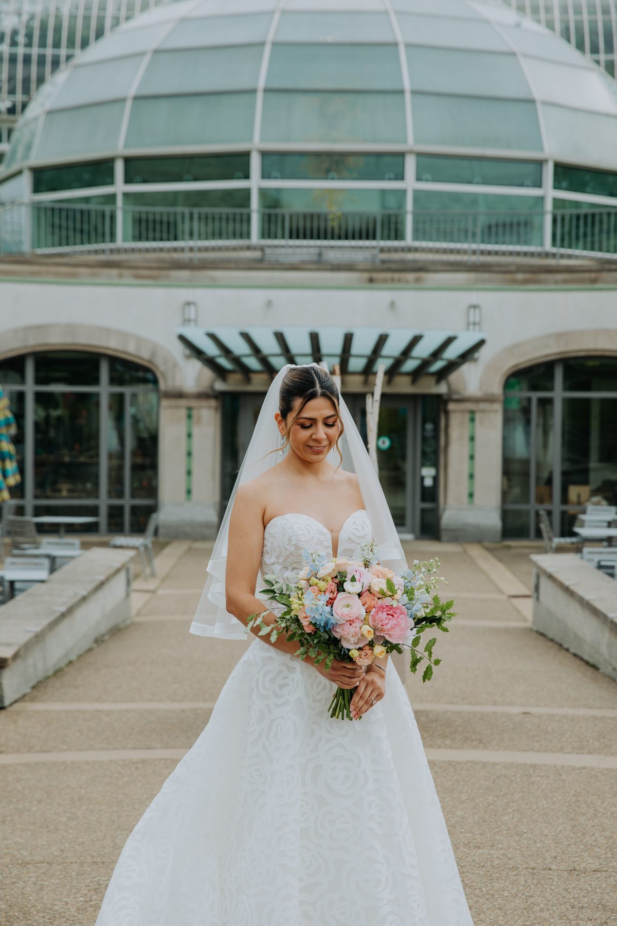 Bride portrait with bouquet — long-wear bridal makeup by GISS Beauty